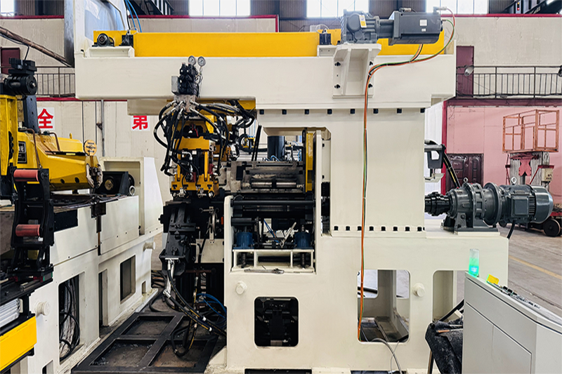 Máquina de Enrolamento de Aros de Roda com Sistema de Carregamento Automático